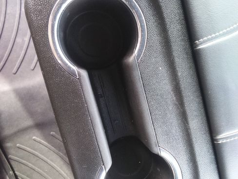 Used 2022 Chevrolet Suburban LT w/ Luxury Package image 15