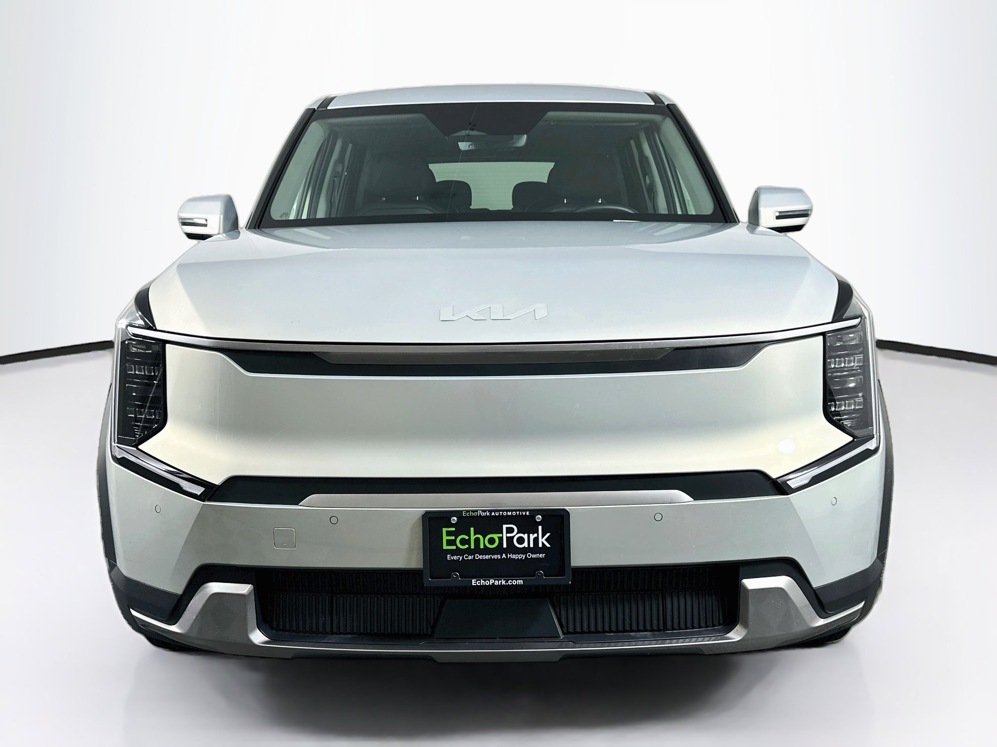 Used 2024 Kia EV9 Light Long Range RWD image 2