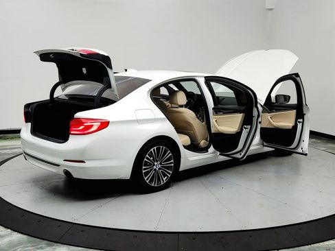 Used 2017 BMW 530i xDrive image 11