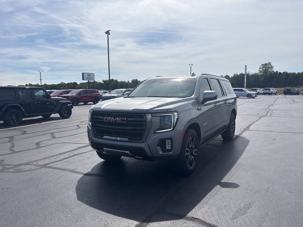 Used 2023 GMC Yukon XL AT4 w/ AT4 Premium Package AWD/4WD image 6