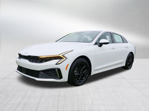 New 2025 Kia K5 LXS image 7