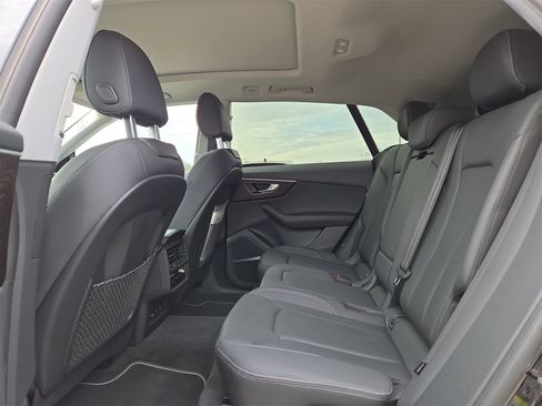 Used 2023 Audi Q8 Premium Plus w/ Premium Plus Package image 13