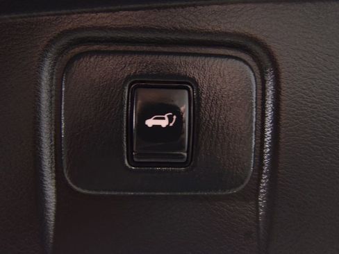 Used 2018 Nissan Murano SL w/ Moonroof Package image 39