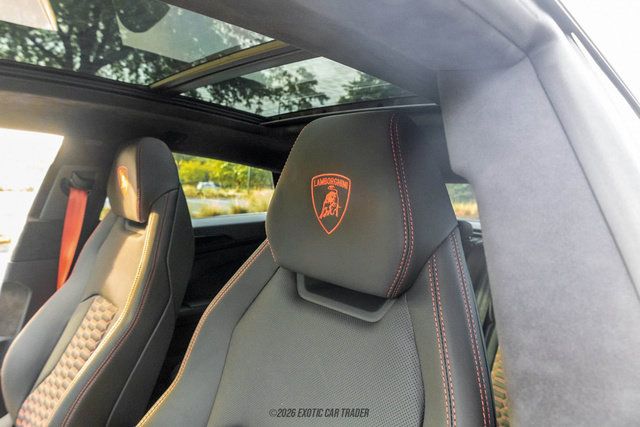 Used 2024 Lamborghini Urus S AWD/4WD image 27