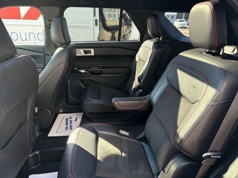 Used 2023 Ford Explorer ST-Line w/ Class IV Trailer Tow Package image 15