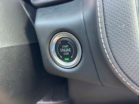 Used 2024 GMC Yukon SLT image 34