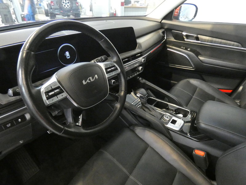 Used 2023 Kia Telluride AWD image 8