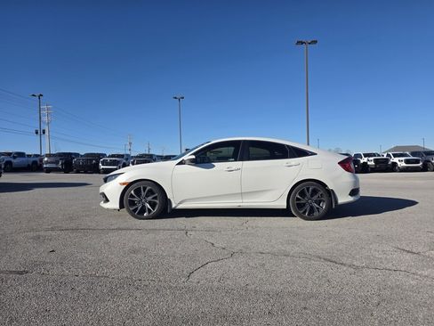 Used 2019 Honda Civic Sport image 4