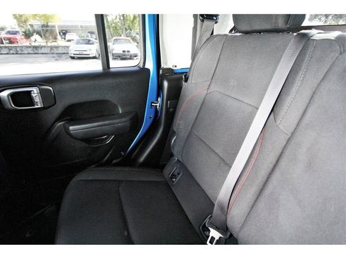 Used 2023 Jeep Gladiator Rubicon image 10