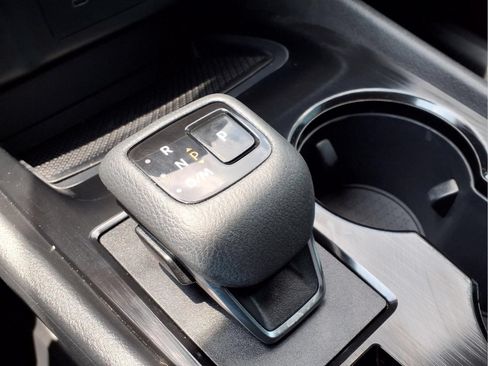 Used 2025 Nissan Rogue S FWD image 19