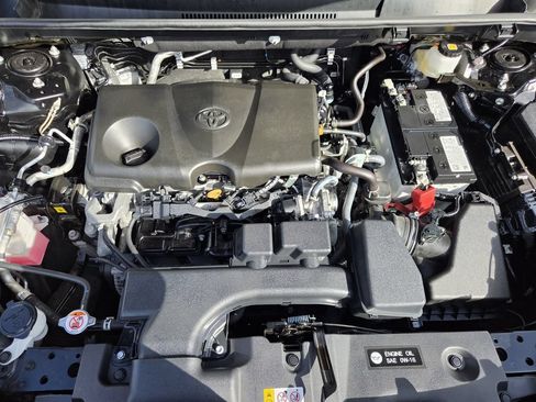 Used 2025 Toyota RAV4 XLE FWD image 31