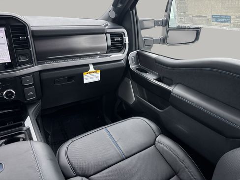 New 2026 Ford F250 Platinum w/ Tremor Off-Road Package image 15