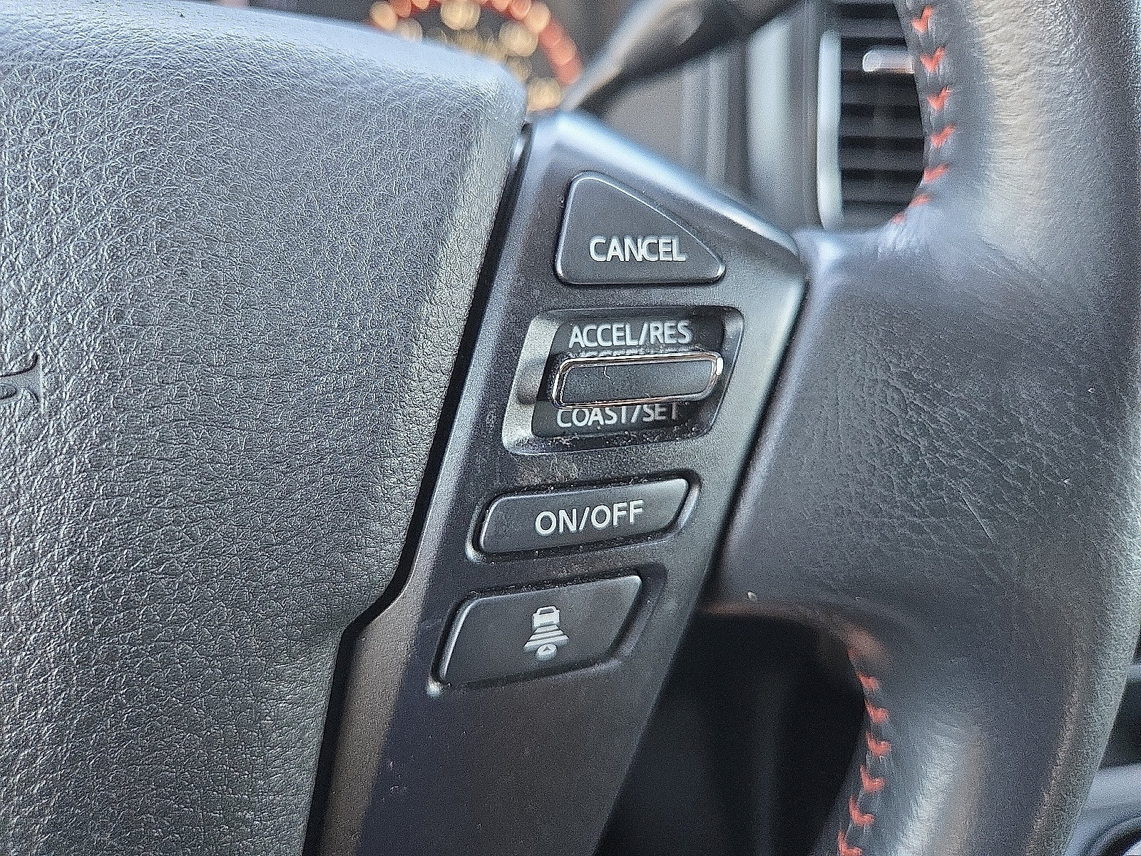 Used 2023 Nissan Titan PRO-4X w/ Pro-4x Convenience Package AWD/4WD image 24