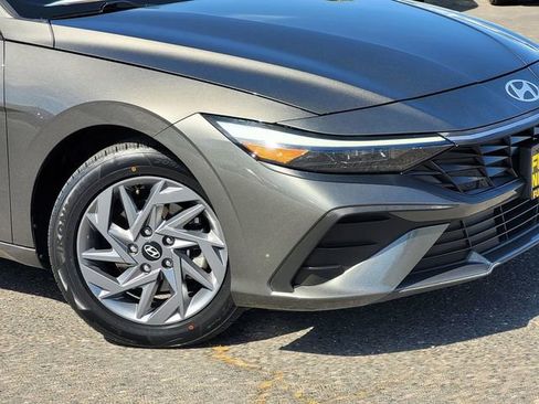 Used 2024 Hyundai Elantra SEL image 9