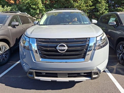 New 2025 Nissan Pathfinder Platinum w/ Cargo Package image 2