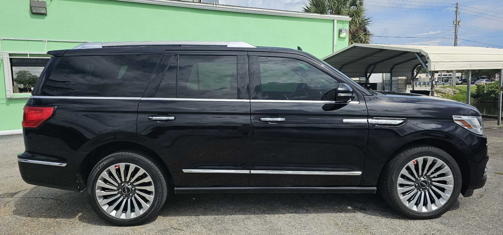 Used 2019 Lincoln Navigator Reserve AWD/4WD image 6