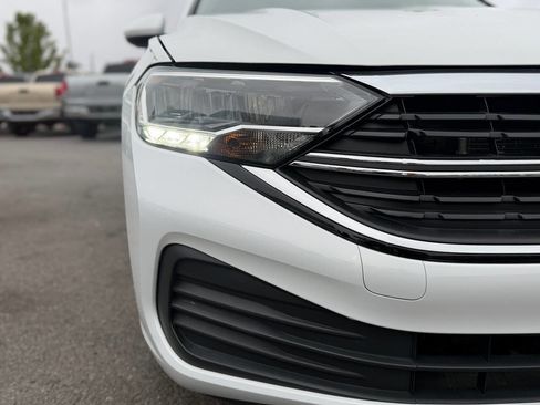 Used 2023 Volkswagen Jetta S image 17