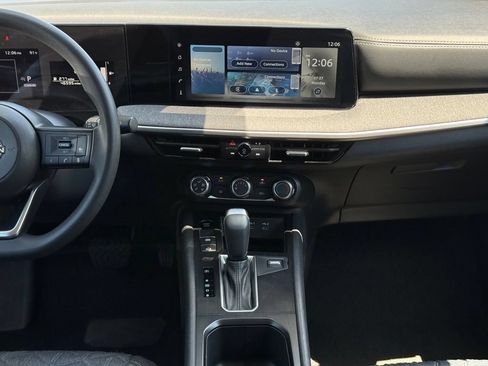 Used 2025 Nissan Kicks SV FWD image 20