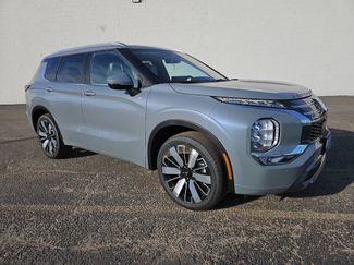 New 2026 Mitsubishi Outlander SEL video 1