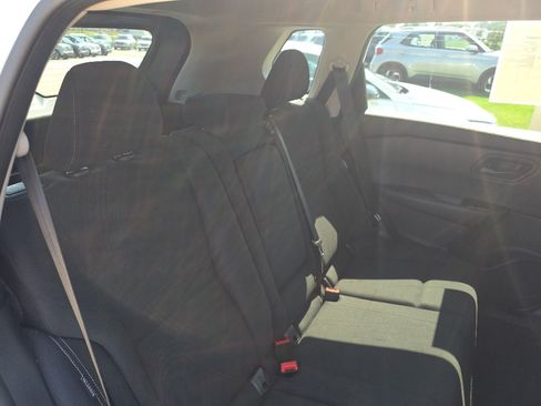 Used 2024 Nissan Rogue S FWD image 12