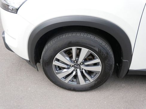 Certified 2023 Nissan Pathfinder SL w/ Black Appearance Package AWD/4WD image 9
