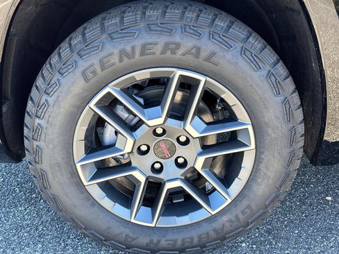 New 2026 GMC Terrain AT4 AWD/4WD image 31