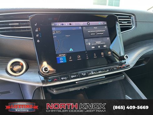 Used 2024 Jeep Wagoneer Series II w/ Flexible Seating Group image 10