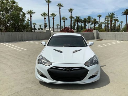 Used 2016 Hyundai Genesis Coupe 3.8 RWD image 3