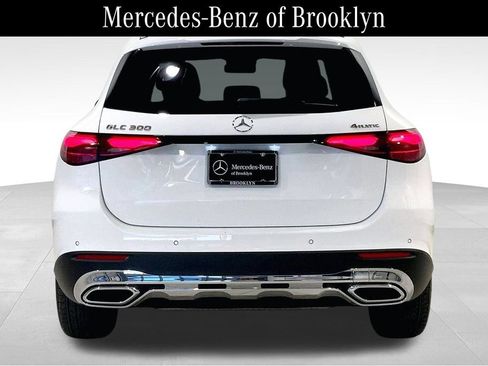Used 2026 Mercedes-Benz GLC 300 4MATIC image 4