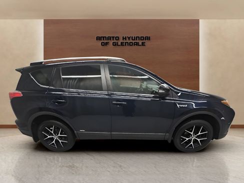 Used 2018 Toyota RAV4 SE AWD/4WD image 7