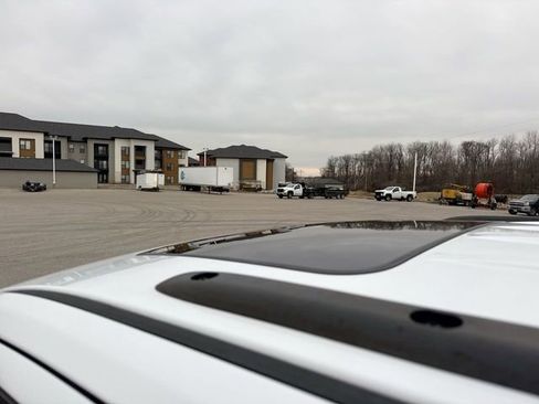 Used 2020 Jeep Grand Cherokee Altitude AWD/4WD image 28