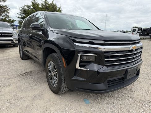 Used 2024 Chevrolet Traverse LT AWD/4WD image 1