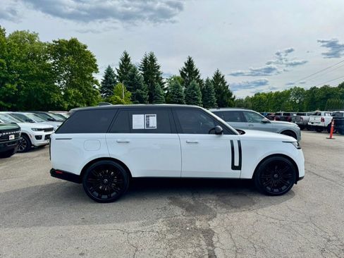Used 2024 Land Rover Range Rover Long Wheelbase SE AWD/4WD image 7
