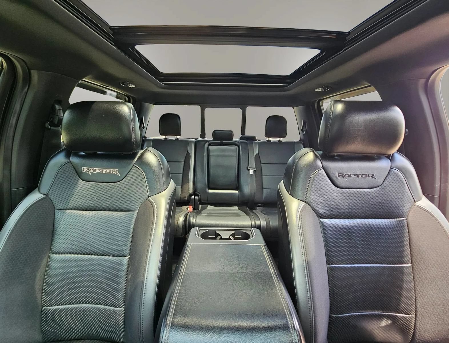 Used 2019 Ford F150 Raptor w/ Equipment Group 802A Luxury AWD/4WD image 25