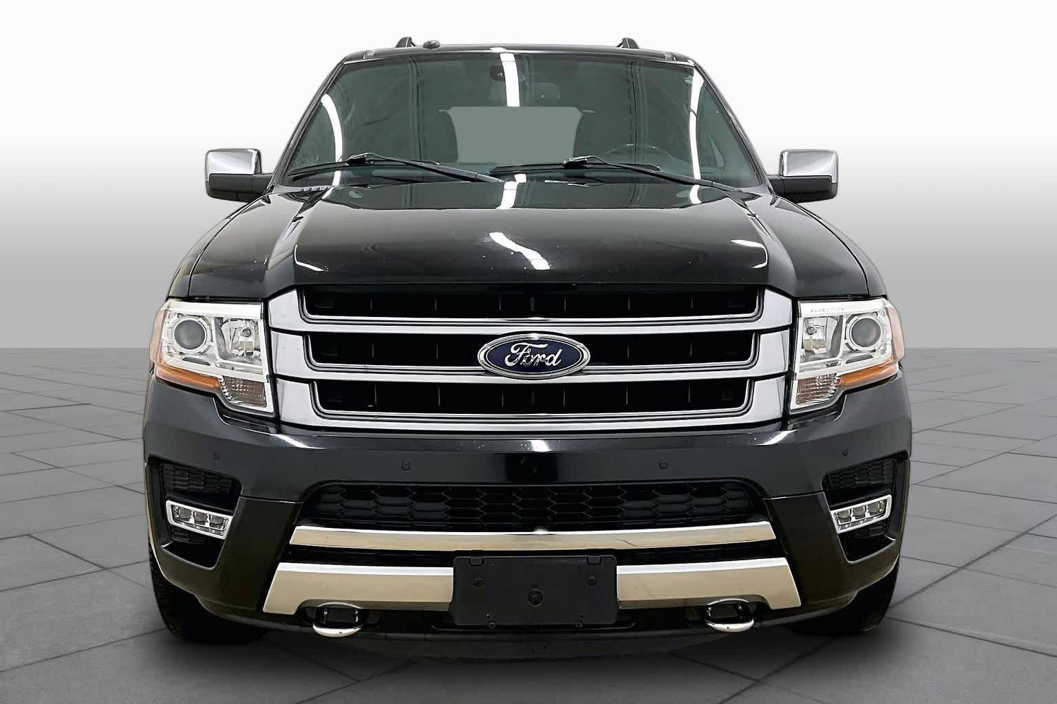 Used 2015 Ford Expedition Platinum AWD/4WD image 3