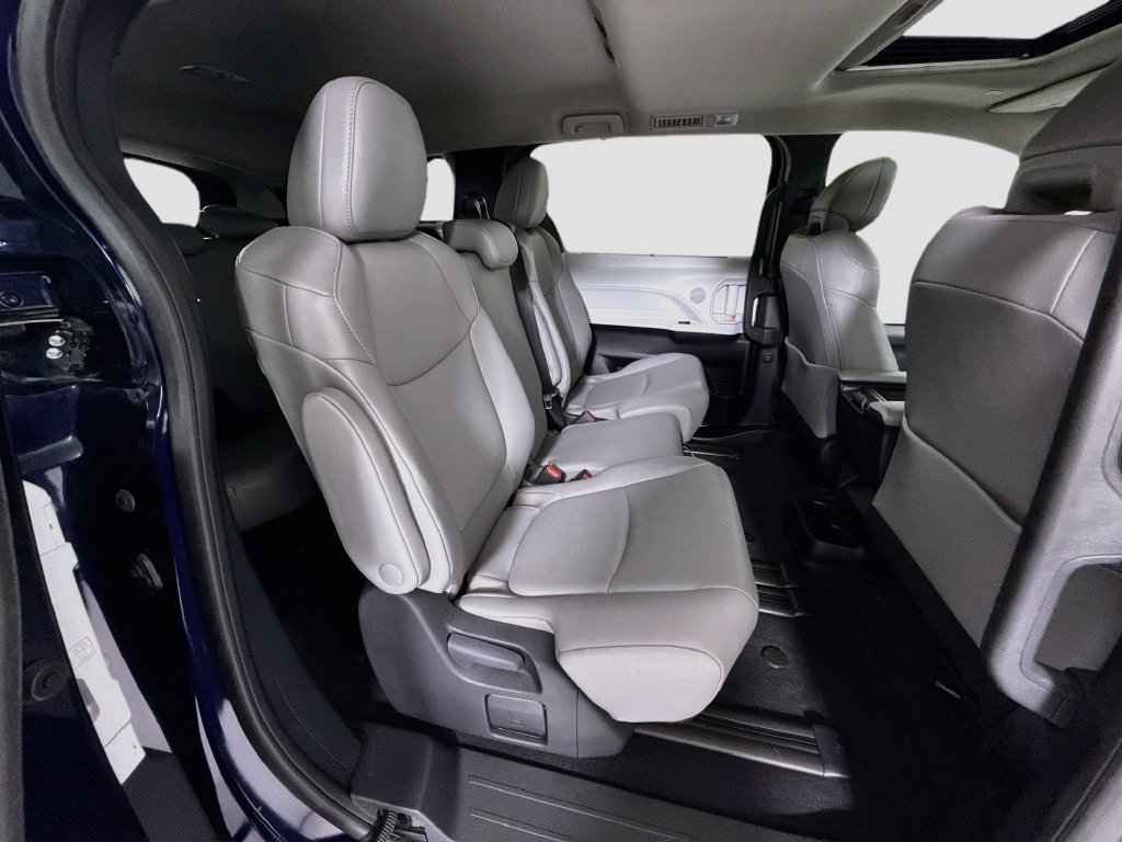 Used 2026 Toyota Sienna XLE FWD image 22