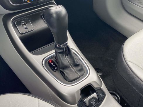 Used 2019 Jeep Compass Latitude image 30