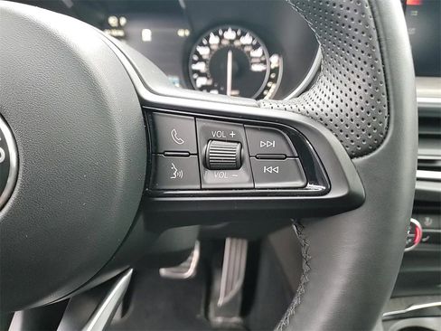 Used 2023 Alfa Romeo Stelvio Ti image 16