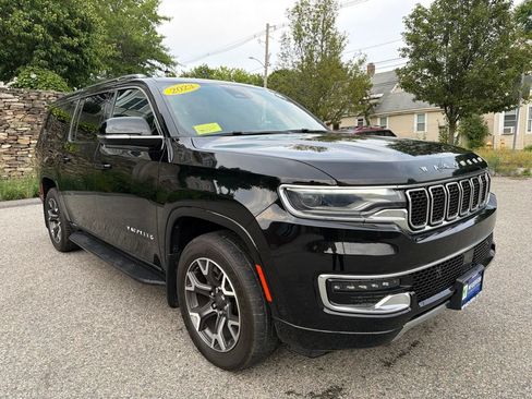 Used 2023 Jeep Wagoneer L Series III w/ Flexible Seating Group AWD/4WD image 9
