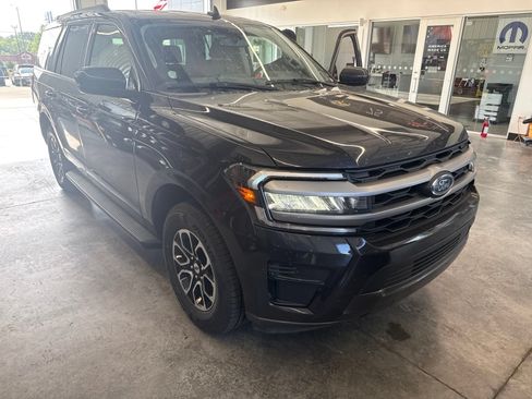 Used 2024 Ford Expedition XLT AWD/4WD image 6