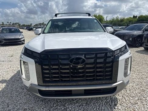 Used 2024 Hyundai Palisade Limited FWD image 2