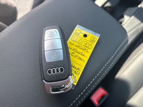 Used 2025 Audi Q4 e-tron Premium Plus image 46