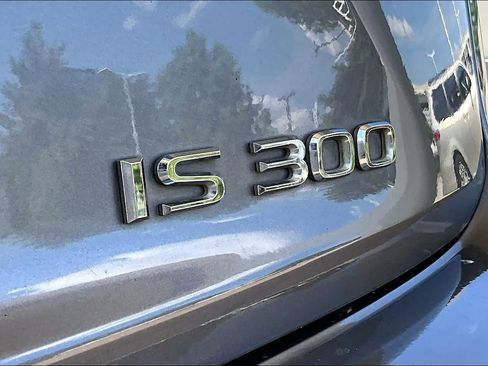 Used 2018 Lexus IS 300 F Sport w/ F Sport Package RWD image 29