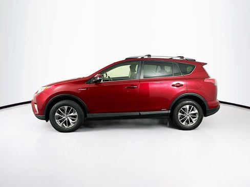 Used 2018 Toyota RAV4 XLE AWD/4WD image 4