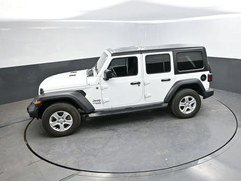 Certified 2018 Jeep Wrangler Unlimited Sport S AWD/4WD image 40