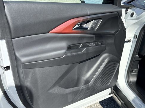 Used 2024 Chevrolet Equinox EV RS image 17