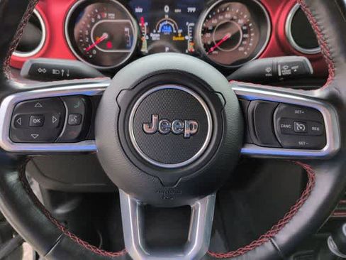 Used 2021 Jeep Gladiator Rubicon w/ Cold Weather Group AWD/4WD image 22
