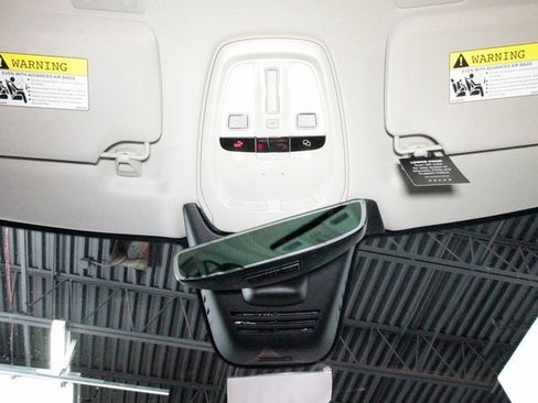 Certified 2025 Volvo XC90 B6 Plus w/ Protection Package Premier image 8