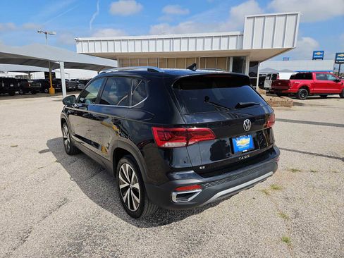 Used 2024 Volkswagen Taos SE FWD image 6
