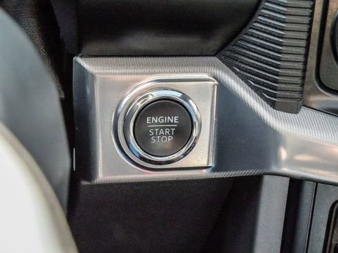 Used 2025 Ford F150 Lariat w/ Equipment Group 502A High image 32